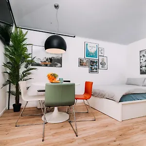 Hanna's With Free Parking Appartement