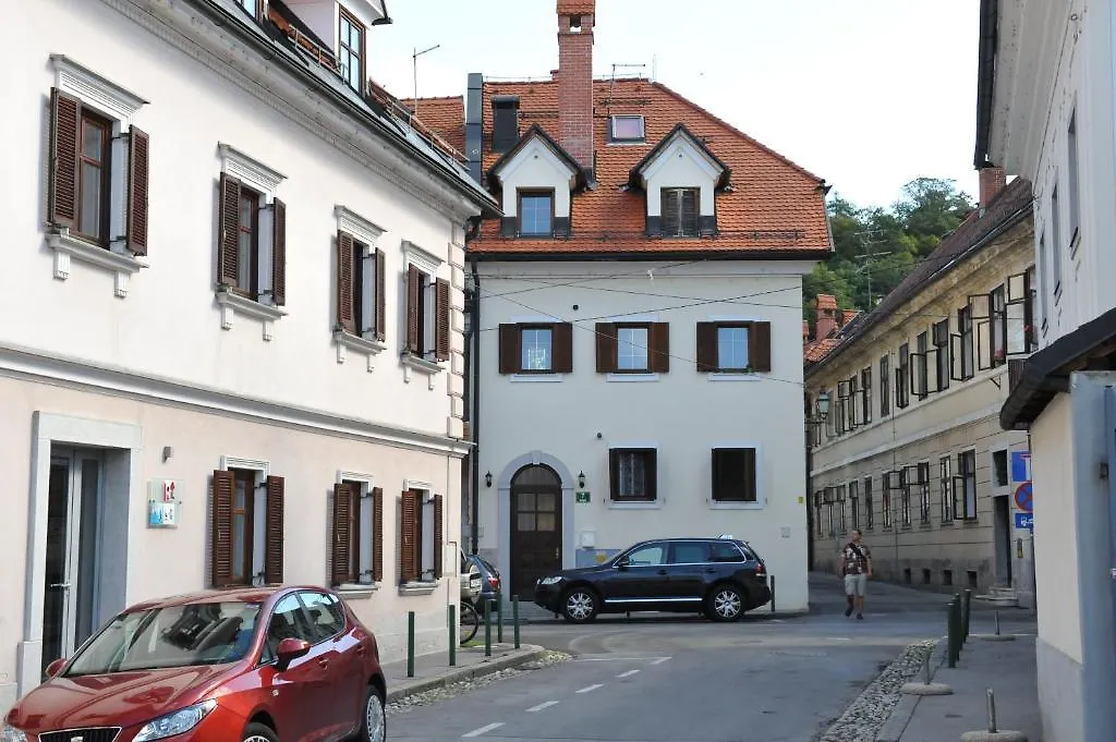 Spacious 2-Bedroom Apartment Zabjak With Ac Tour As Ljubljana 0*,  Slovenia